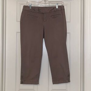 Loft khaki capri pants. Great condition